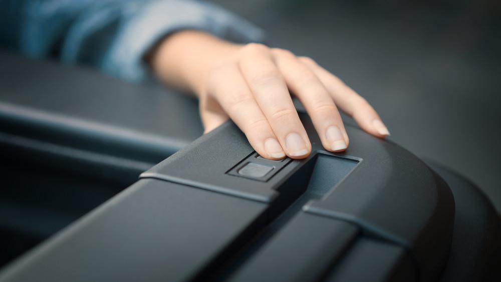 EGR Rolltrac Electric Retractable Bed Cover product image 2